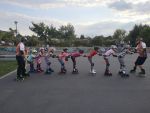 Kinder-Eisenbahn im "Spielend skaten lernen" Kurs